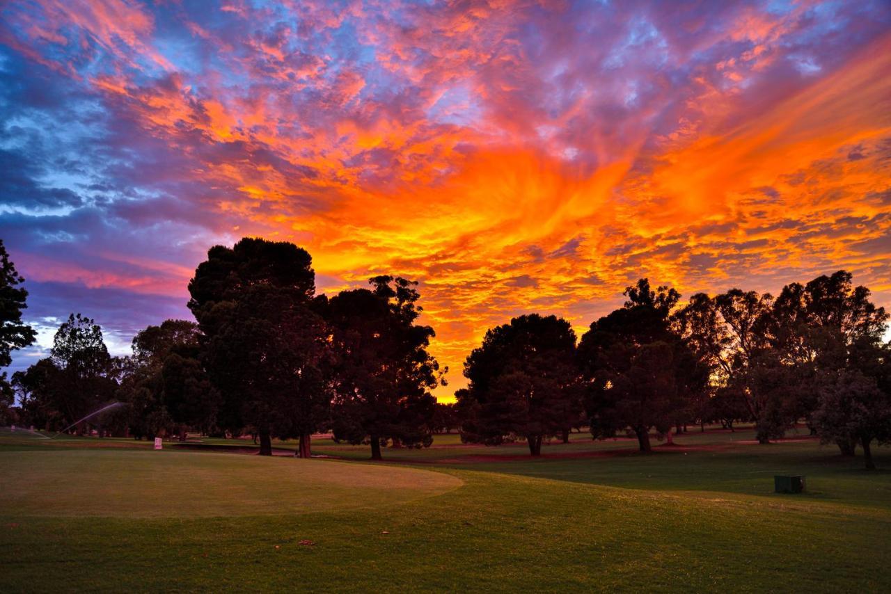 Renmark Country Club Buitenkant foto