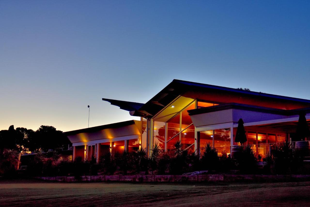 Renmark Country Club Buitenkant foto