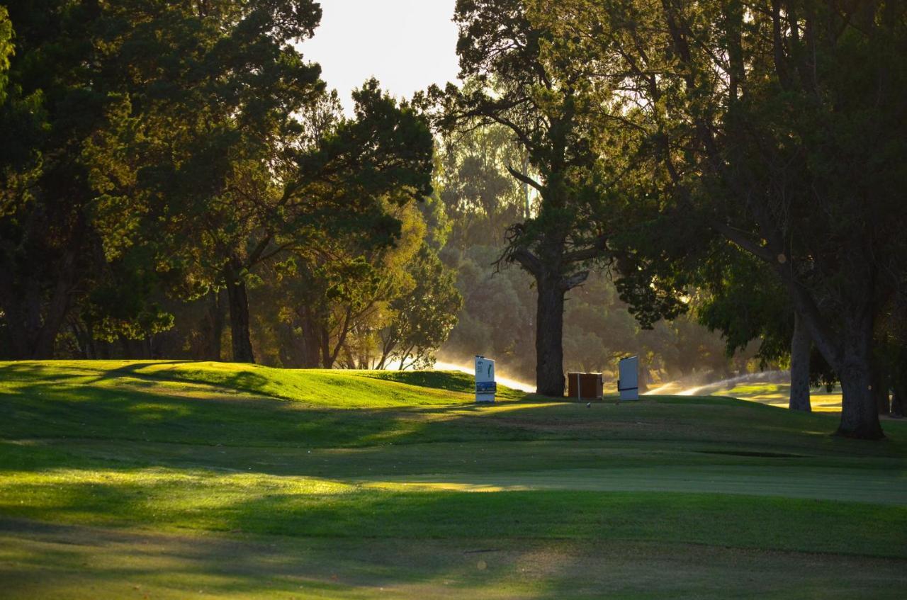 Renmark Country Club Buitenkant foto